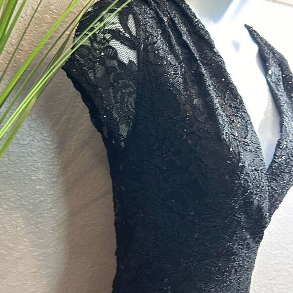 #243 La Scala Beautiful black lace with sequence, special occasion dress M - Picture 6 of 12